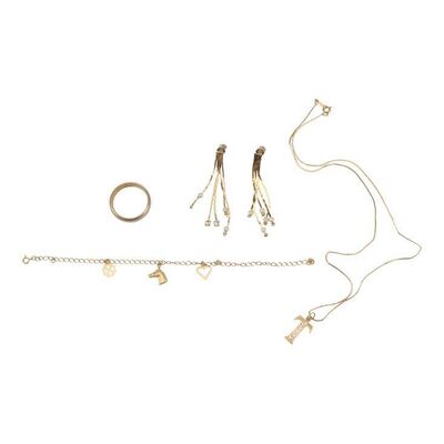 1271. Thelma Dickinson's (Geena Davis) Set of Jewelry with Darryl Dickinson's (Christopher McDonald) Ring ### THELMA & LOUISE (1991)