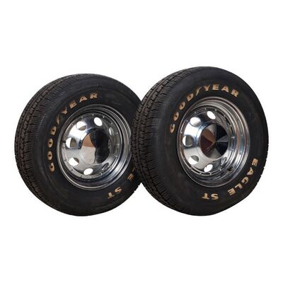 1309. Planet Hollywood Collection: Pair of Mirthlimo Tires ### WAYNE'S WORLD 2 (1993)