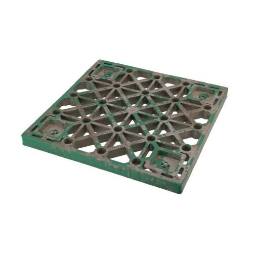 9. Full-Size USS Sulaco Floor Tile ### ALIENS (1986)