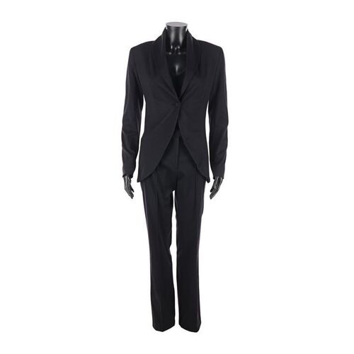 72. Dylan Sanders' (Drew Barrymore) Suit ### CHARLIE'S ANGELS (2000)