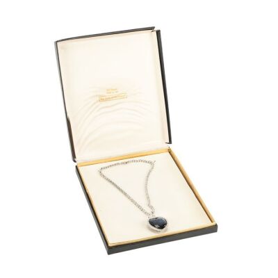 366. J. Peterman "Heart of the Ocean" Necklace Replica ### TITANIC (1997)