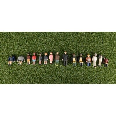 141. Seven Miscellaneous Adults with Four School Children ### THOMAS & FRIENDS (TV SERIES, 1984-2008)