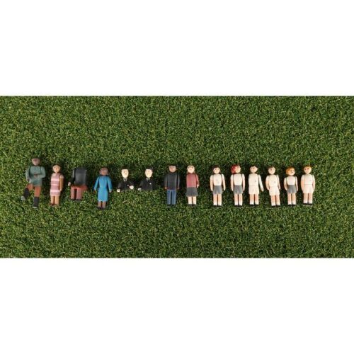 146. Collection of Twelve Children and Two Businessmen ### THOMAS & FRIENDS (TV SERIES, 1984-2008)