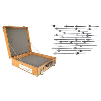140. Set of 32 Special Effects Arrows with Case ### FIRST KNIGHT (1995)