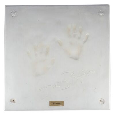 305. Talking Meg Ryan Handprint Impression ### PLANET HOLLYWOOD MEMORABILIA