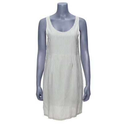 38. Ruthie's (Julianne Moore) Striped Dress ### BENNY & JOON (1993)