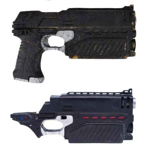 223. Lawgiver Gun Casing with Stunt Lawgiver Gun ### JUDGE DREDD (1995)