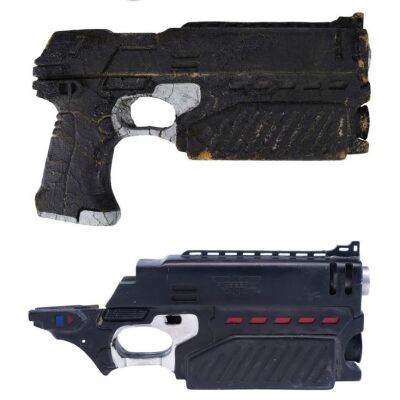 223. Lawgiver Gun Casing with Stunt Lawgiver Gun ### JUDGE DREDD (1995)
