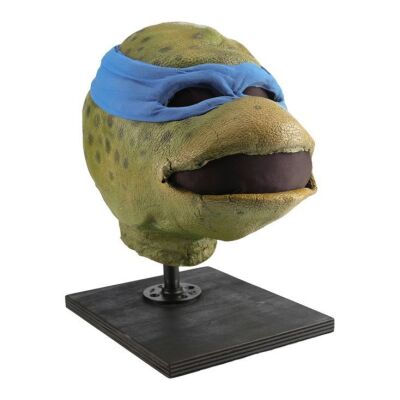 381. Production-Made Leonardo (Mark Caso) Head Skin Display ### TEENAGE MUTANT NINJA TURTLES III (1993)