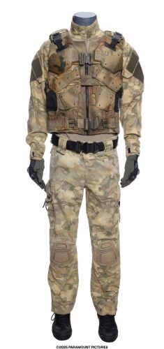 Lot #10: Duke's Desert Costume with Tactical Vest and Photo-Matched Pants ### G.I. JOE: RETALIATION (2013)