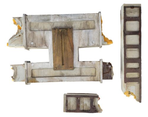 Lot #323: Set of Three Service Ramp Gate Pyro Model Miniature Sections ### STAR WARS: THE PHANTOM MENACE (1999)