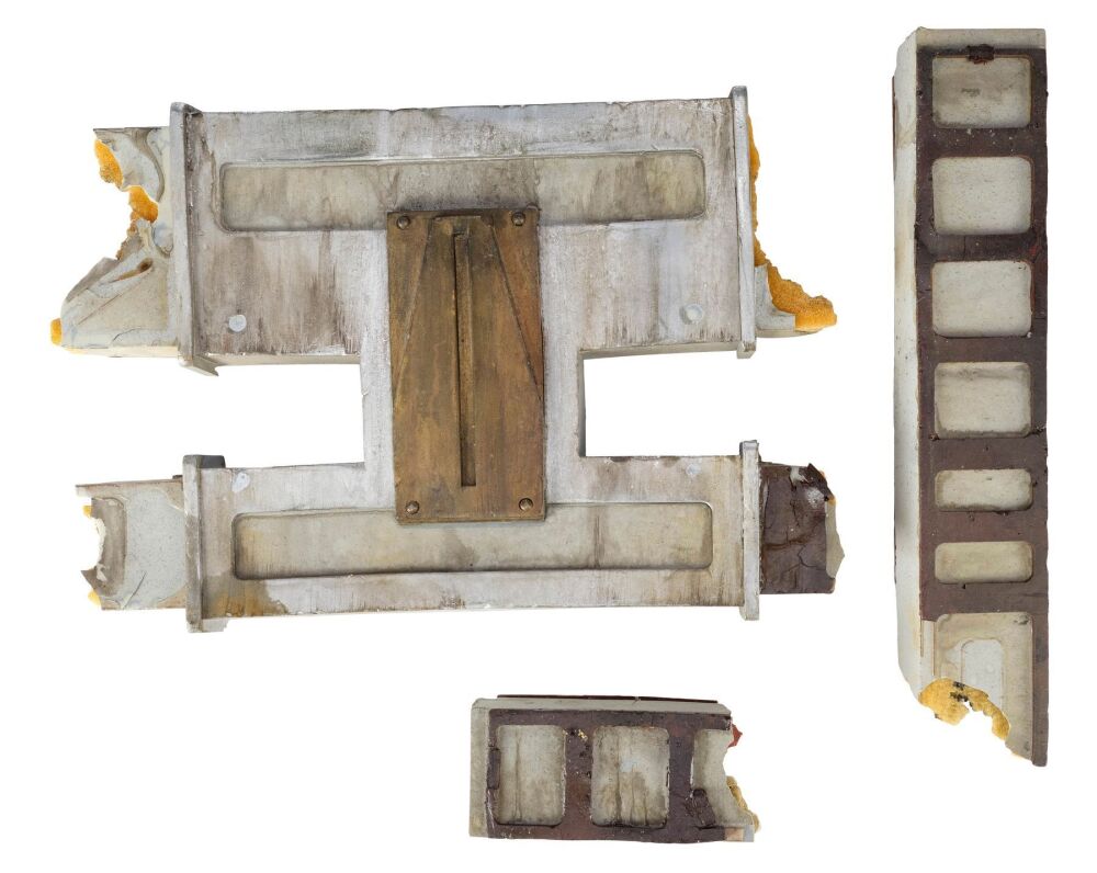 Lot #323: Set of Three Service Ramp Gate Pyro Model Miniature Sections ...