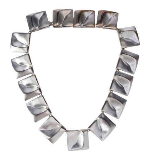 Lot #510: Lapponia Jewelry Princess Leia's Ceremonial Necklace Replica ### STAR WARS: A NEW HOPE (1977)