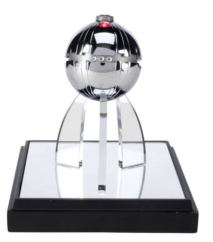 Lot #522: Master Replicas Light-Up Thermal Detonator Replica ### STAR WARS: RETURN OF THE JEDI (1983)
