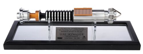 Lot #527: Master Replicas Luke Skywalker (Mark Hamill) Lightsaber Replica ### STAR WARS: RETURN OF THE JEDI (1983)