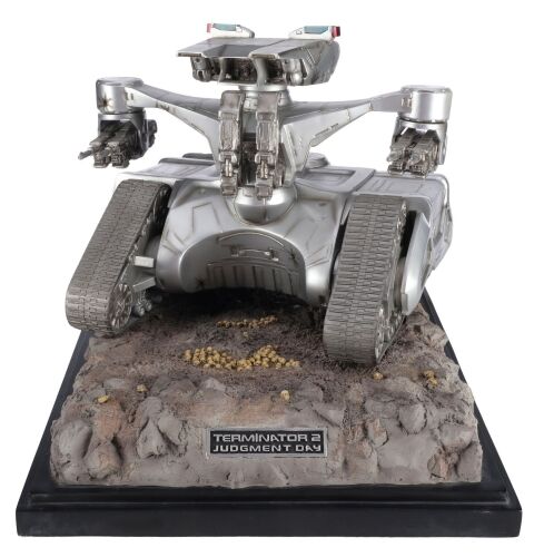 Lot #555: Hollywood Collectibles Group Hunter-Killer Tank (HK-Tank