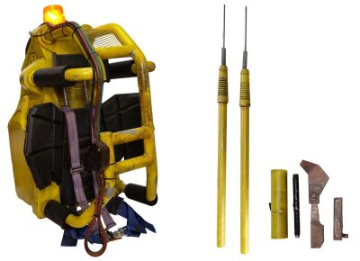 25. Screen-Matched Full-Size Light-Up Power Loader Cockpit ### DIRECTV ALIENS COMMERCIAL (2007)