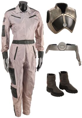 118. Ellie Arroway's (Jodie Foster) Hero Pod Suit with Armor ### CONTACT (1997)