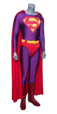 401. Clark Kent's (Dean Cain) Superman Costume ### LOIS & CLARK: THE NEW ADVENTURES OF SUPERMAN (1993-1997)