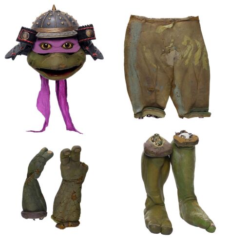 404. Donatello Head with Costume Components ### TEENAGE MUTANT NINJA TURTLES ORIGINAL TRILOGY (1990 - 1993)