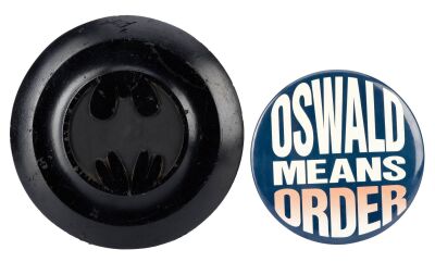493. Batman's (Michael Keaton) Stunt Batdisc with The Penguin's (Danny DeVito) Campaign Button ### BATMAN RETURNS (1992)