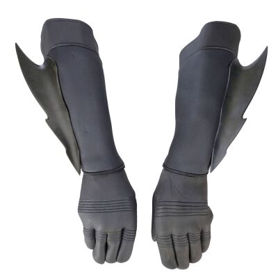 497. Batman's (Val Kilmer) Underwater Bat Gloves ### BATMAN FOREVER (1995)