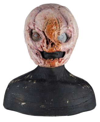 596. Pumpkin Head Mask on Bust ### DARK HARVEST (2023)