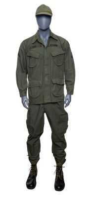 638. Benjamin Buford "Bubba" Blue's (Mykelti Williamson) Fatigue Costume ### FORREST GUMP (1994)
