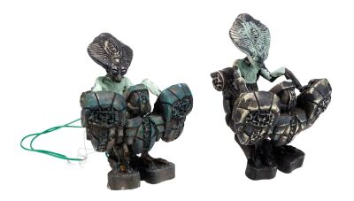 711. Pair of Console-Bound Harvester Model Miniatures ### INDEPENDENCE DAY (1996)