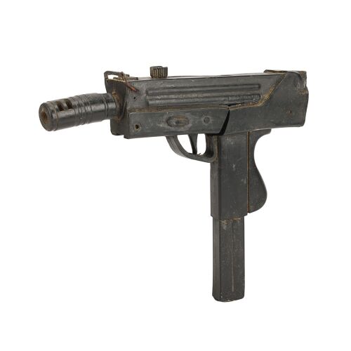 731. James Bond's (Pierce Brosnan) Stunt Submachine Gun ### JAMES BOND: DIE ANOTHER DAY (2002)
