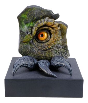 742. Dilophosaurus Reference Eye in Socket with Claw Display ### JURASSIC PARK (1993)