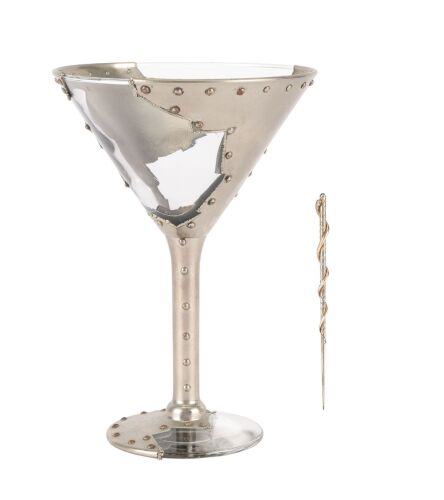 772. The Merovingian's (Lambert Wilson) Martini Glass and Toothpick ### THE MATRIX REVOLUTIONS (2003)