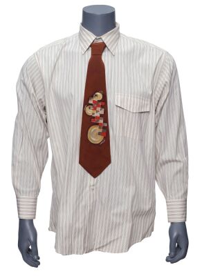 780. Gentle Rosenburg's (Mike Nussbaum) Costume Components ### MEN IN BLACK (1997)