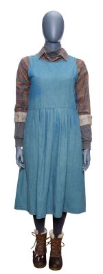 794. Annie Wilkes' (Kathy Bates) Imprisonment Costume ### MISERY (1990)