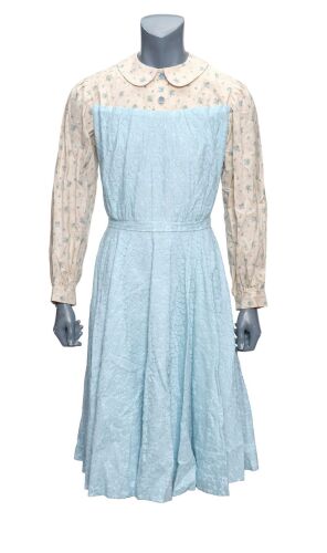 822. Emma Skillpa's (Cillian Murphy) Dress ### PEACOCK (2010)