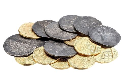 827. Set of 16 Pirate Treasure Coins ### PIRATES OF THE CARIBBEAN: THE CURSE OF THE BLACK PEARL (2003)
