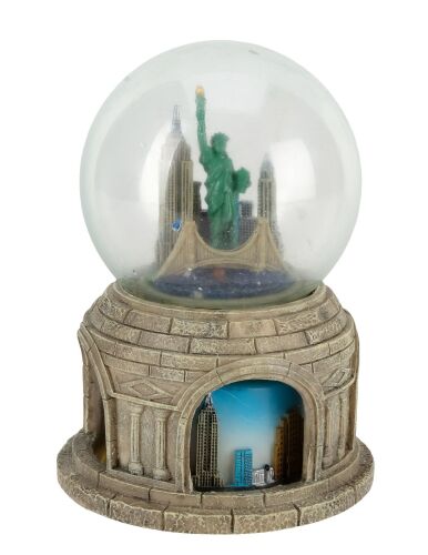 1028. New York City Snow Globe ### SULLY (2016)