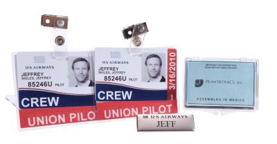 1029. Jeffrey Skiles' (Aaron Eckhart) Headset and Pair of ID Badges ### SULLY (2016)