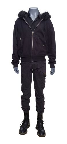 1058. Cheyenne's (Sean Penn) Complete Costume ### THIS MUST BE THE PLACE (2011)