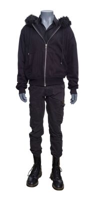 1058. Cheyenne's (Sean Penn) Complete Costume ### THIS MUST BE THE PLACE (2011)