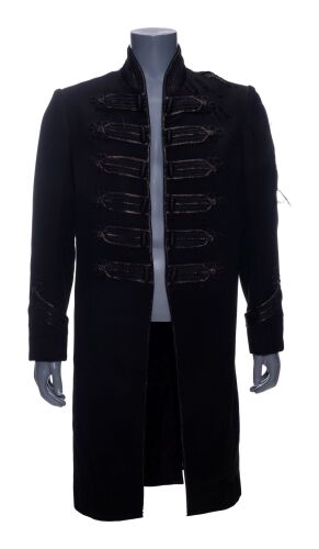 1090. Count Vladislaus Dracula's (Richard Roxburgh) Distressed Coat ### VAN HELSING (2004)