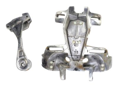 1042A. T-800 Endoskeleton Back and Bicep Components ### TERMINATOR 2: JUDGMENT DAY (1991)