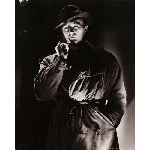 920. Commercial Poster (24" x 30"); Fine+ on Foam Board ### OUT OF THE PAST (1947)