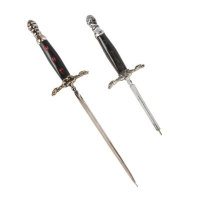 162. Oberyn Martell's (Pedro Pascal) Hero and SFX Retracting-Blade Dagger ### GAME OF THRONES (T.V. SERIES, 2011-2019)
