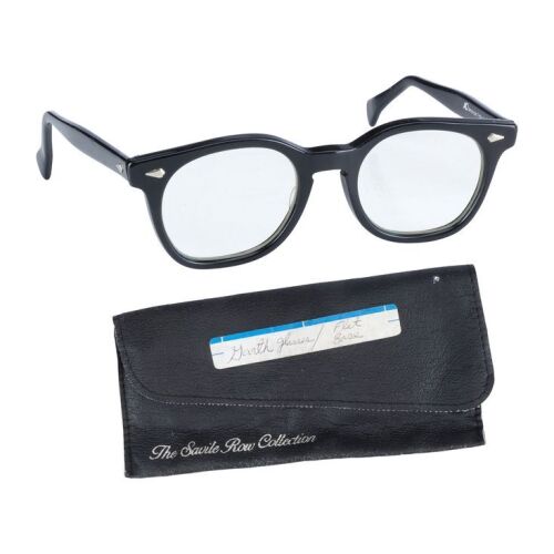 418. Garth Algar's (Dana Carvey) Glasses ### WAYNE'S WORLD 2 (1993)
