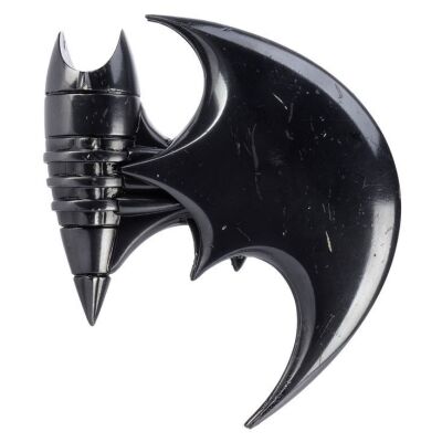 495. Batman's (Val Kilmer) Folded Batarang ### BATMAN FOREVER (1995)