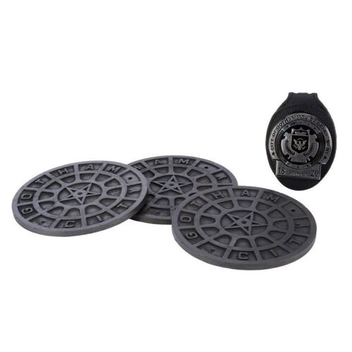 504. James Gordon's (Gary Oldman) Police Badge with Set of Three Manhole Cover Model Miniatures ### BATMAN BEGINS (2005)