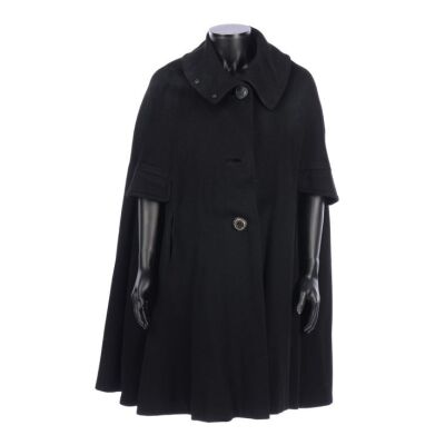 715. Olympe Maxime's (Frances de la Tour) Cloaked Jacket ### HARRY POTTER AND THE GOBLET OF FIRE (2005)