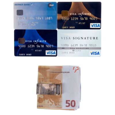 774. James Bond's (Daniel Craig) Distressed Money Clip, Credit Cards, and Faux Currency ### JAMES BOND: CASINO ROYALE (2006)