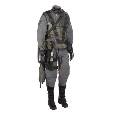 1008. Mobile Infantry Ensemble With Stunt MK I Morita Rifle ### STARSHIP TROOPERS (1997)